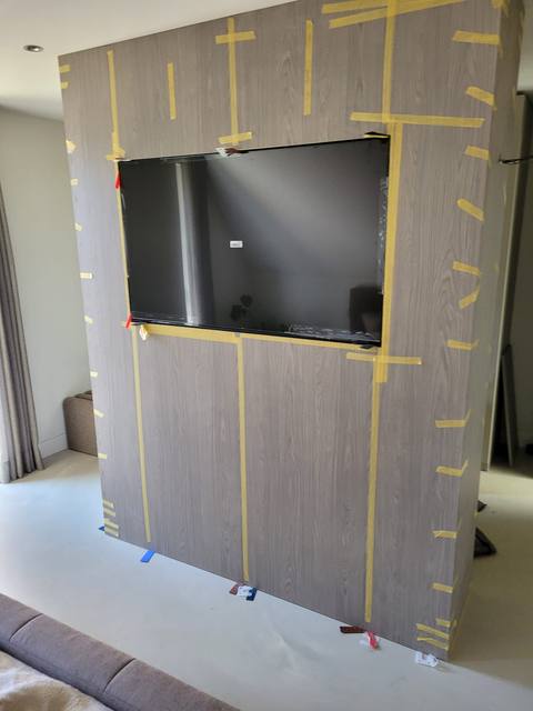 Maatwerk mediawand met ingebouwde tv — JBM project